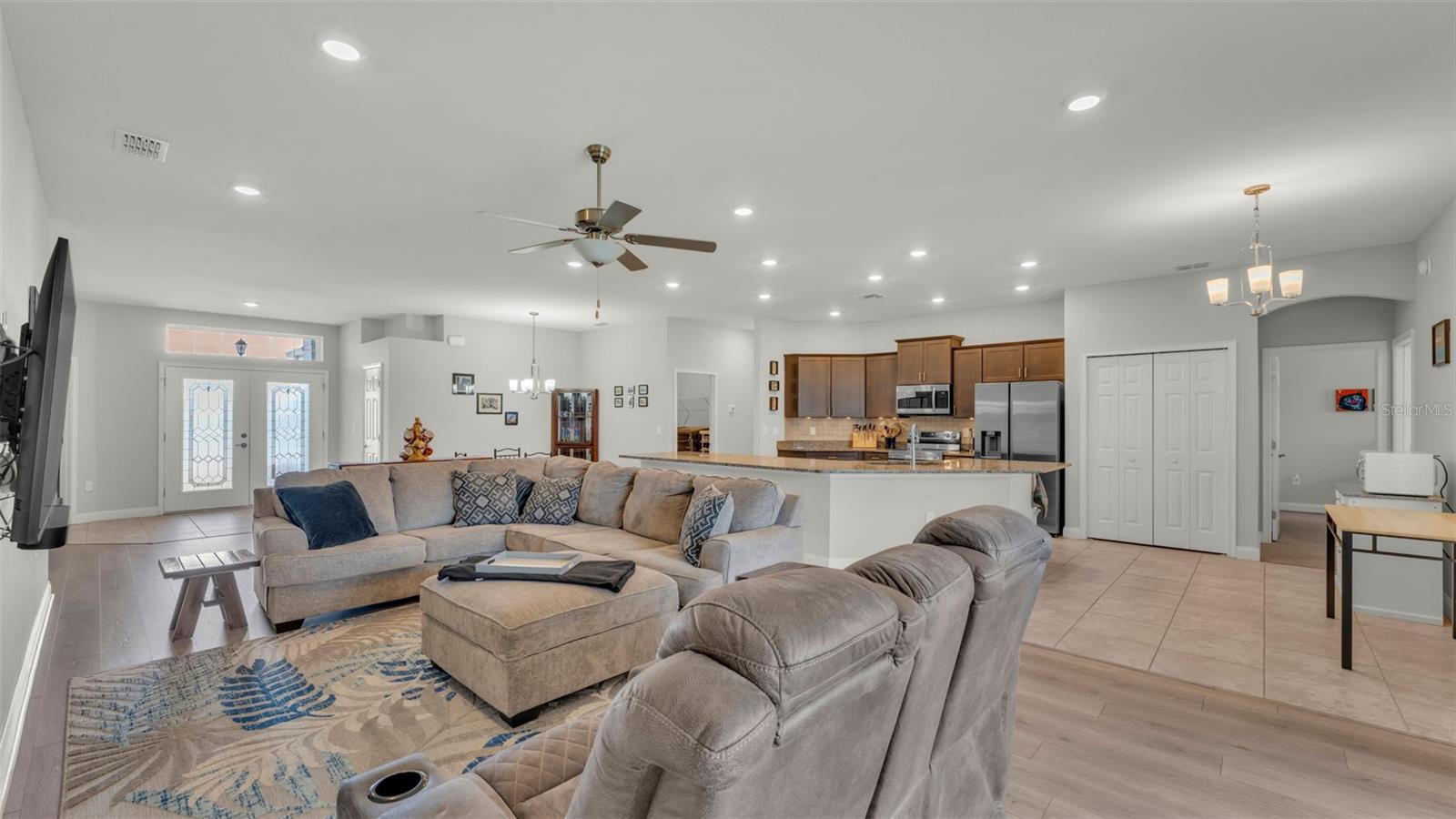 Image 6 of 50 For 6847 Treymont Drive