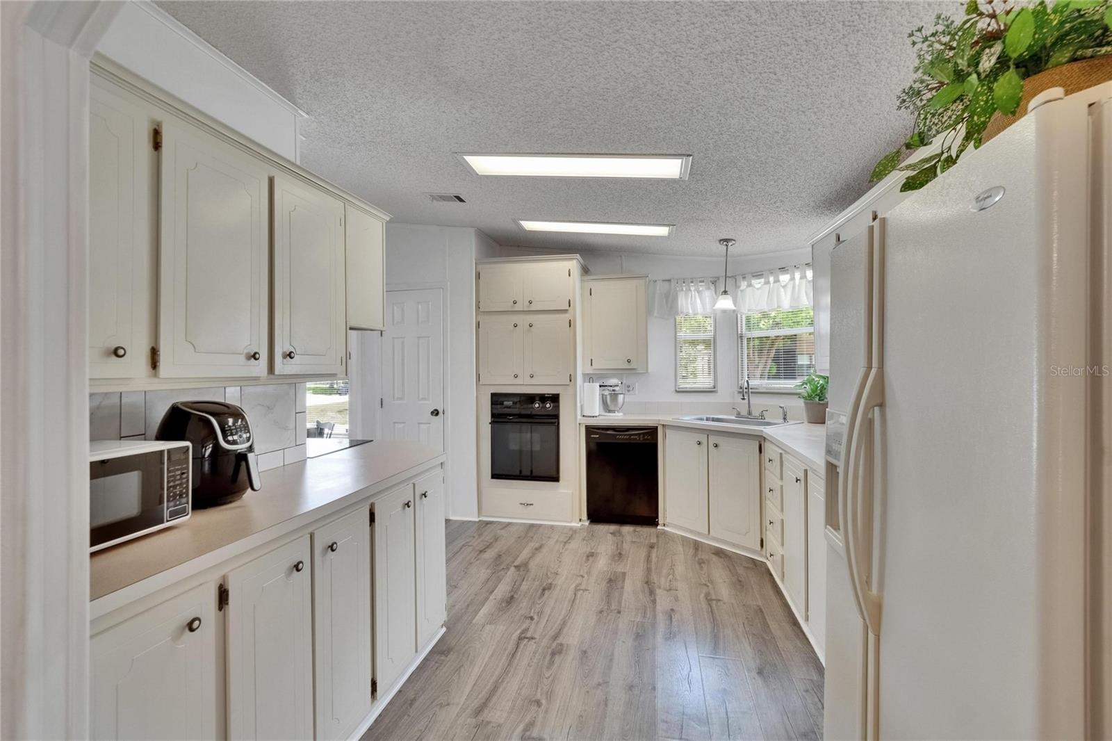 Image 13 of 42 For 451 Village Circle Sw