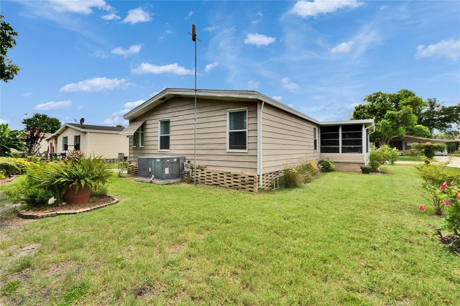 Image 35 of 42 For 451 Village Circle Sw