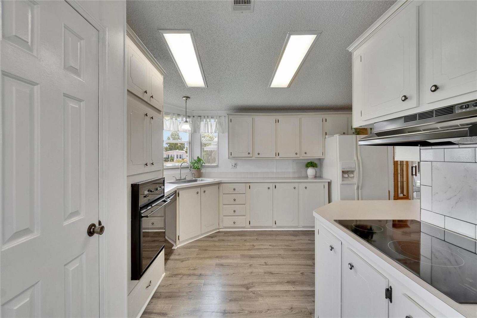 Image 7 of 42 For 451 Village Circle Sw