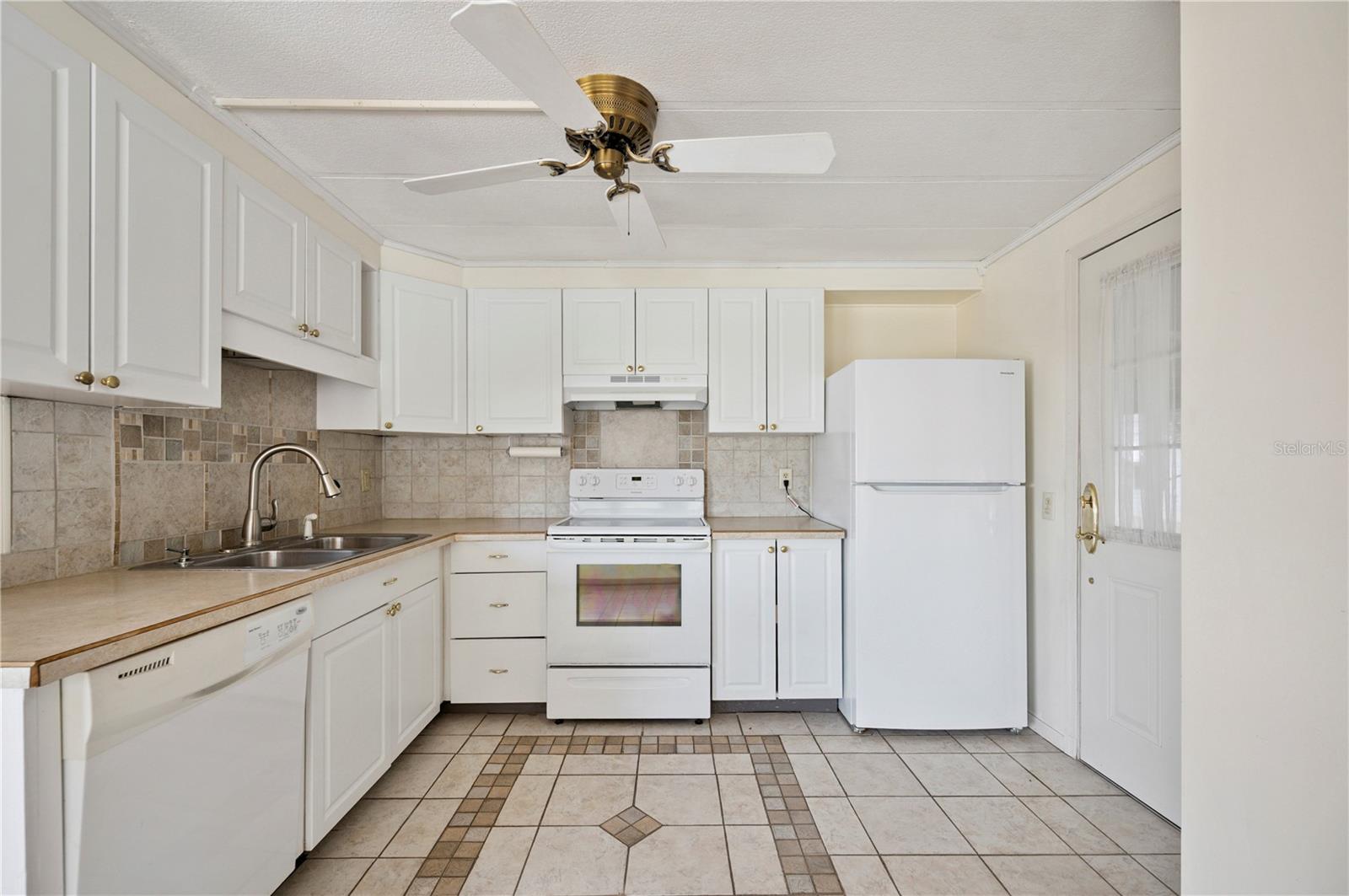Image 2 of 18 For 1610 Reynolds Road 214