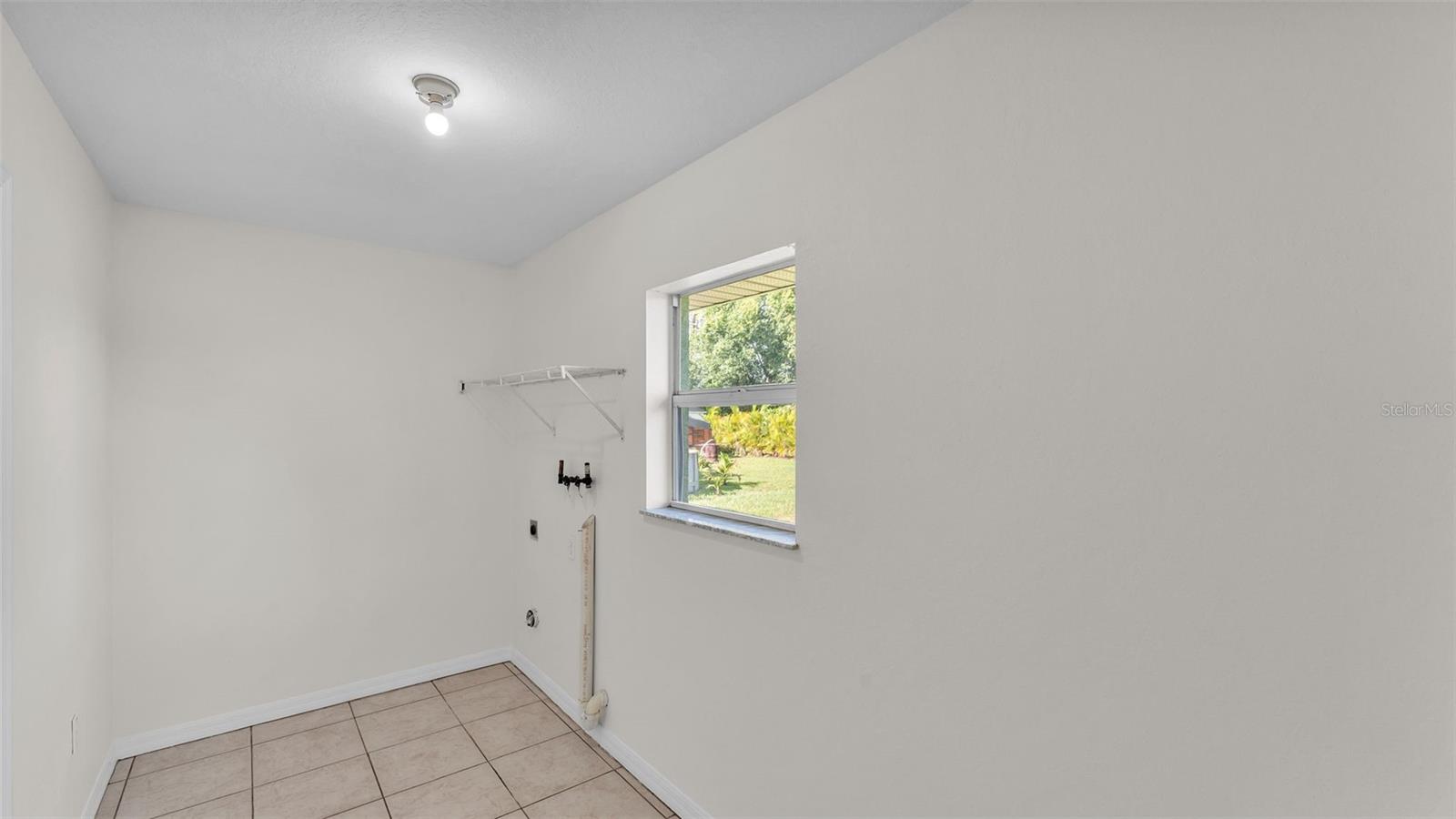 Image 21 of 38 For 4515 Starfish Avenue