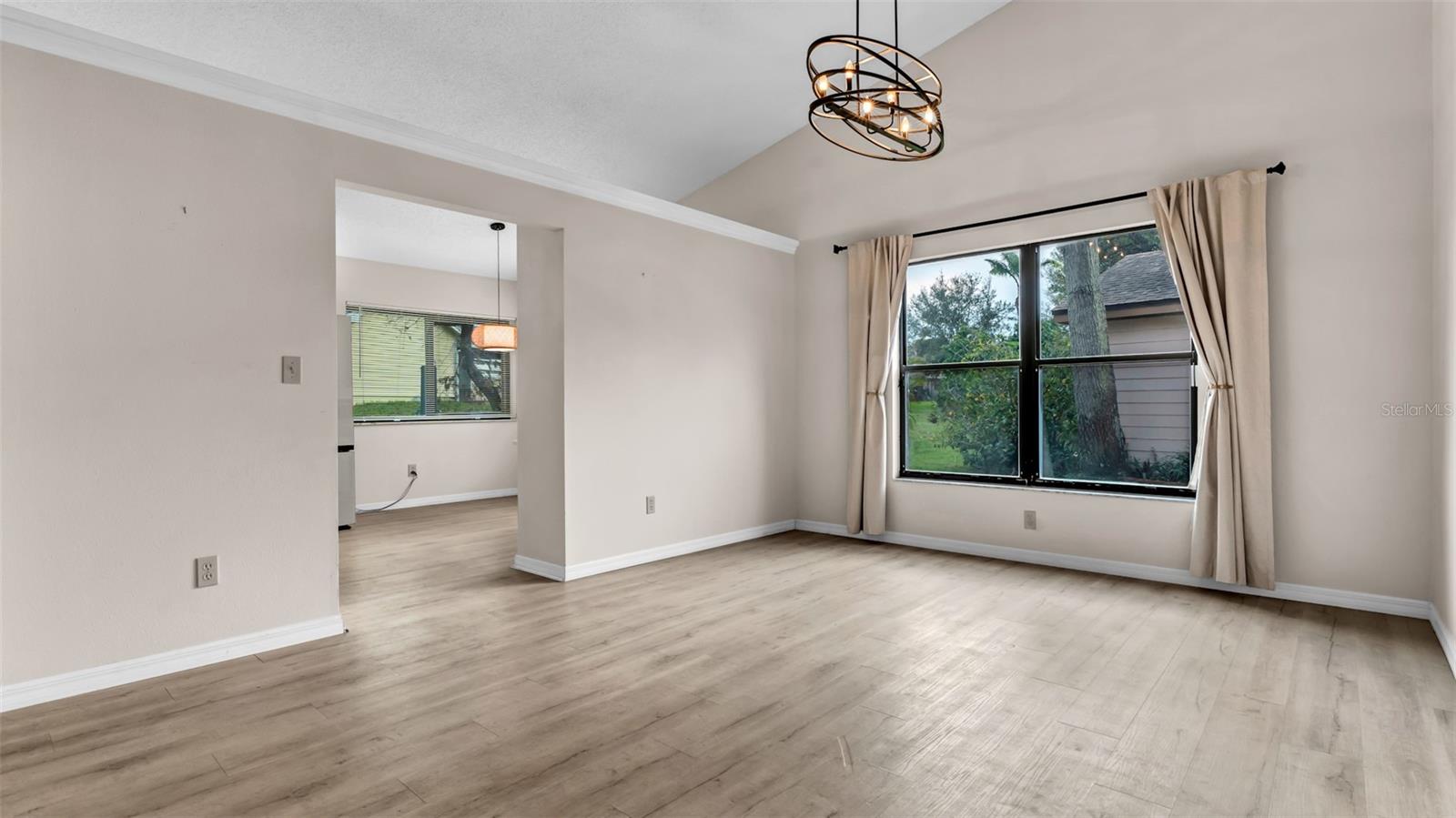 Image 12 of 31 For 8050 Eacon Court