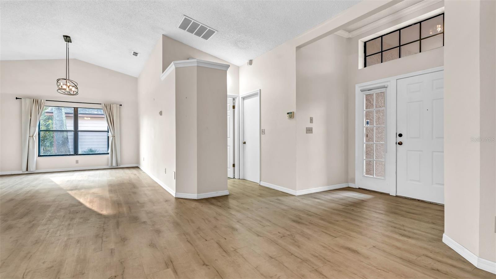 Image 13 of 31 For 8050 Eacon Court