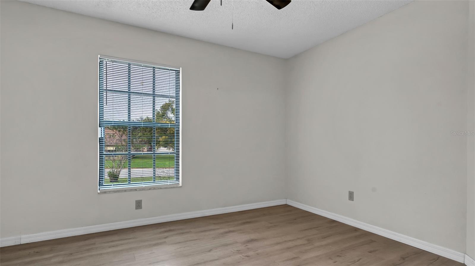 Image 21 of 31 For 8050 Eacon Court
