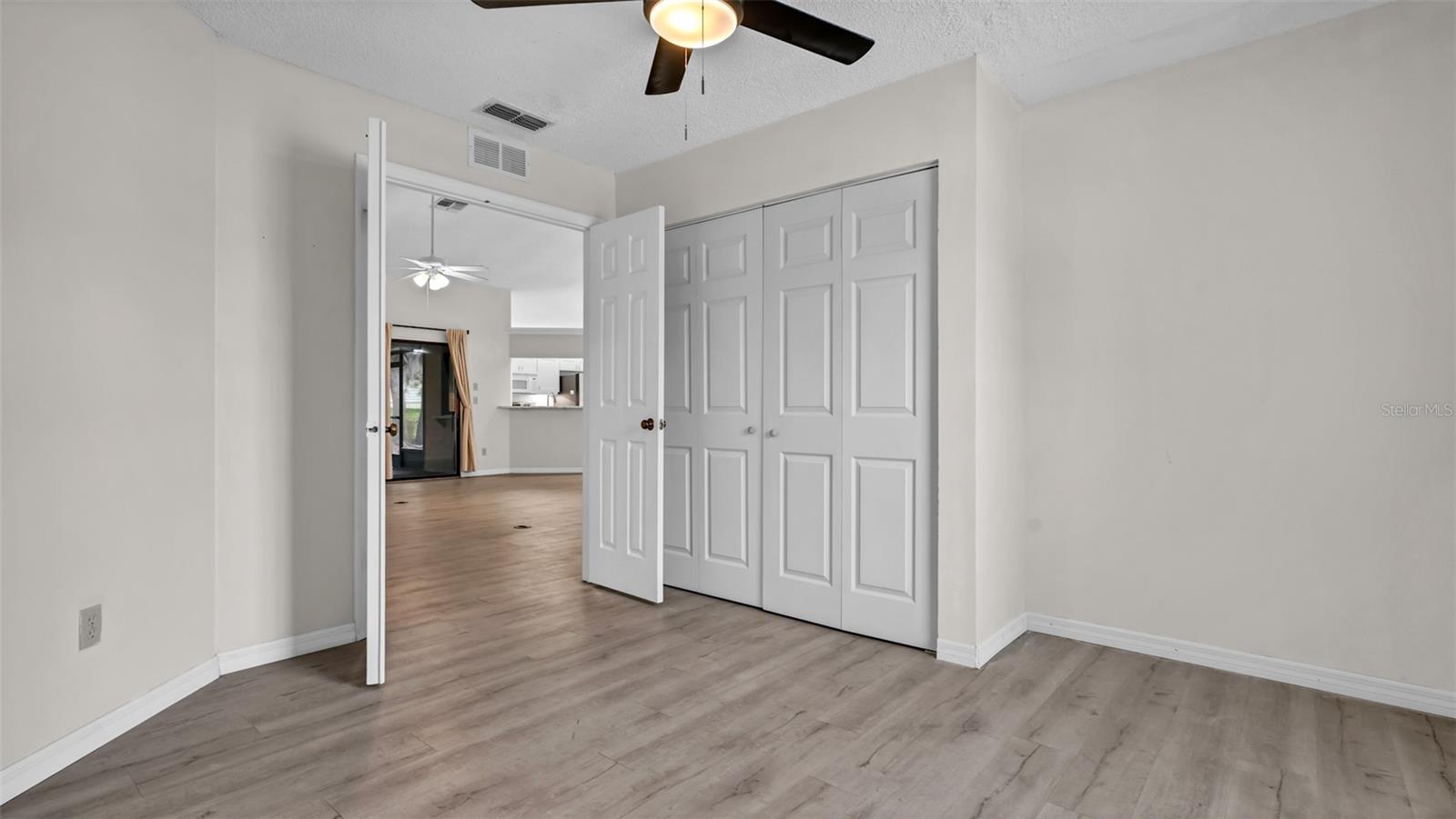 Image 22 of 31 For 8050 Eacon Court