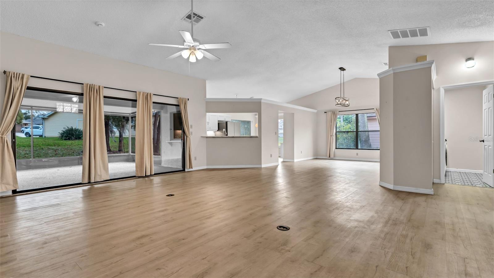 Image 8 of 31 For 8050 Eacon Court