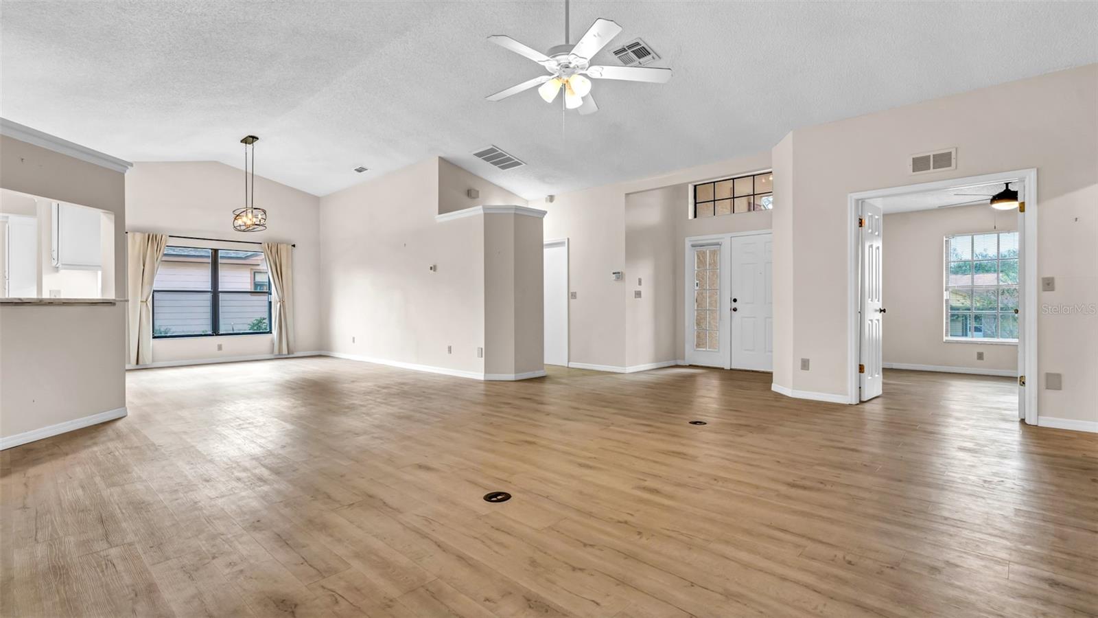 Image 9 of 31 For 8050 Eacon Court