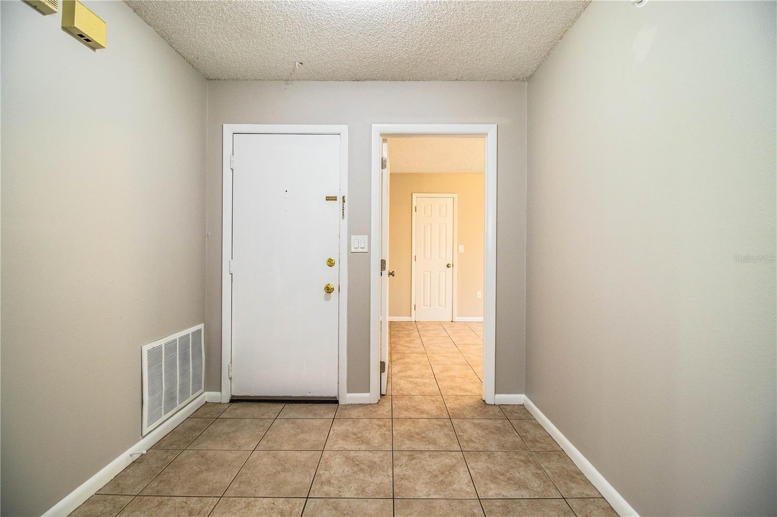 Image 14 of 38 For 3582 Raintree Court