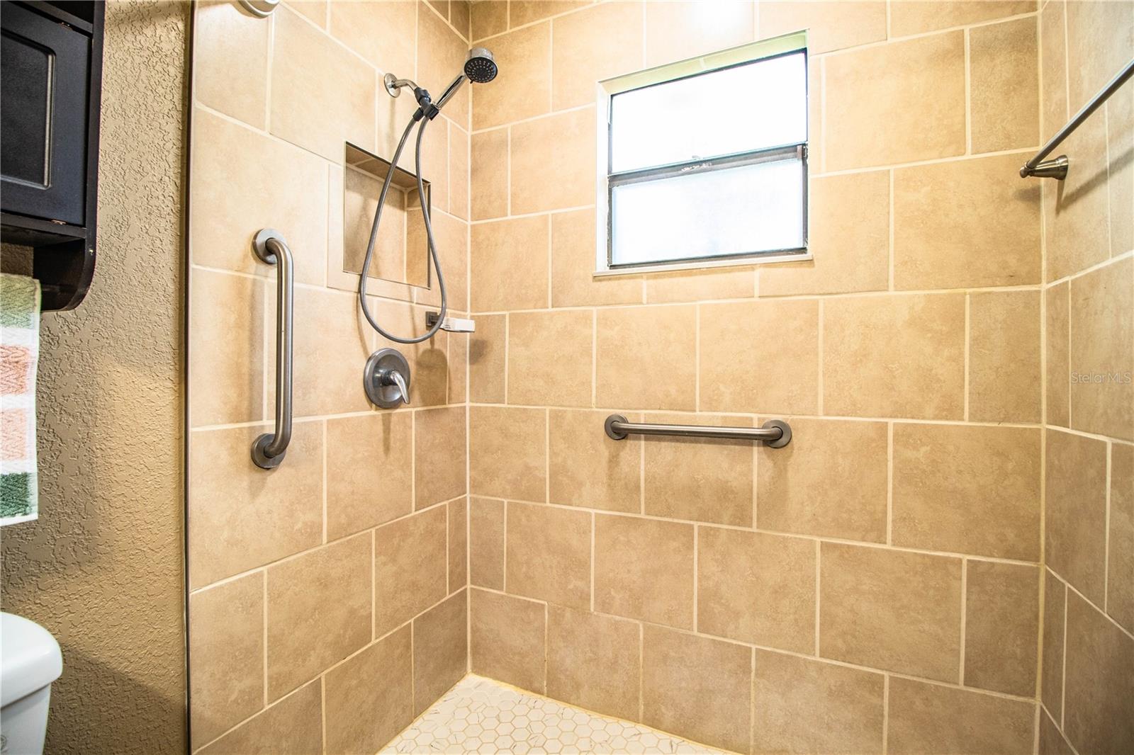 Image 21 of 38 For 3582 Raintree Court