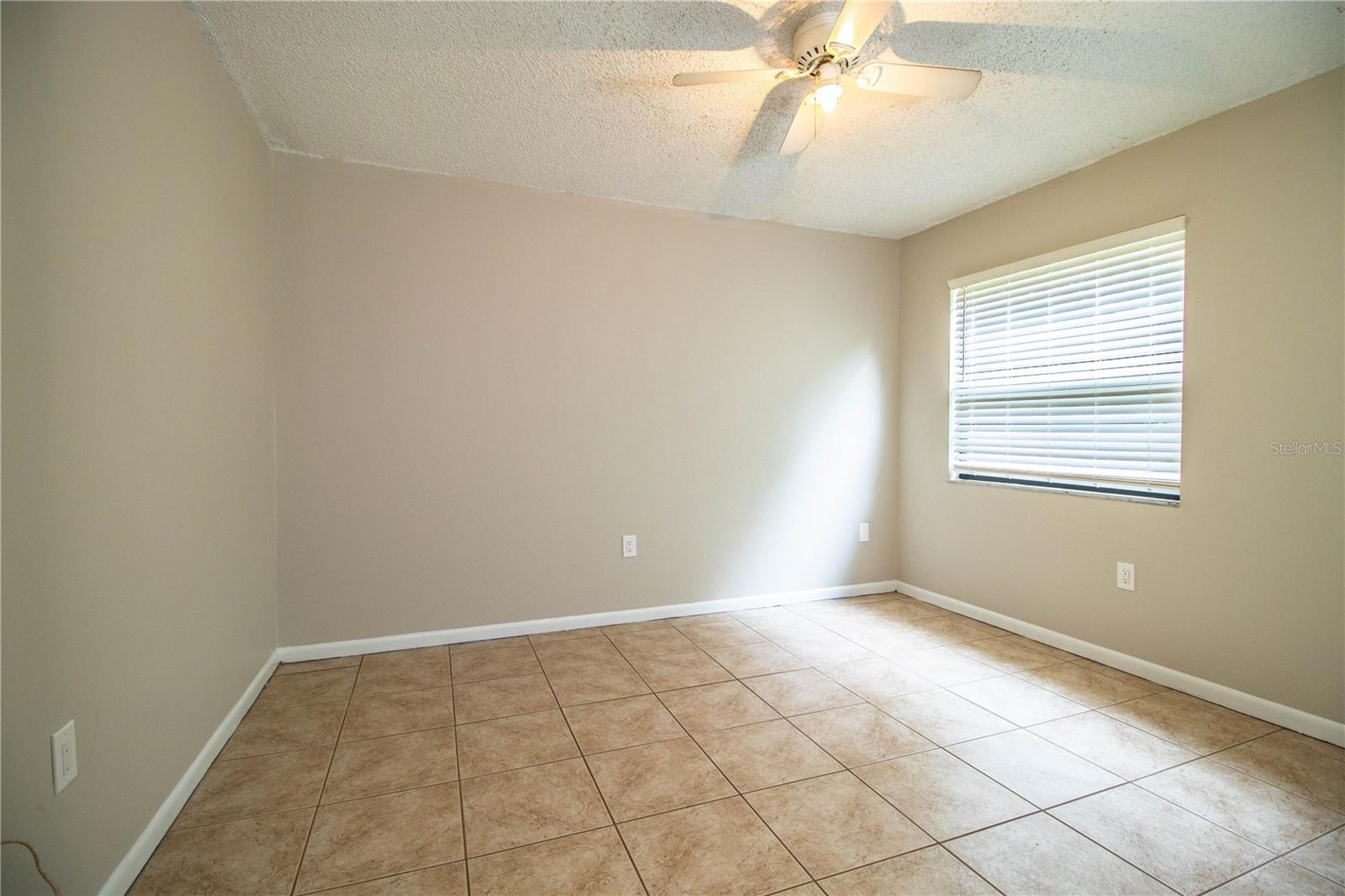 Image 23 of 38 For 3582 Raintree Court