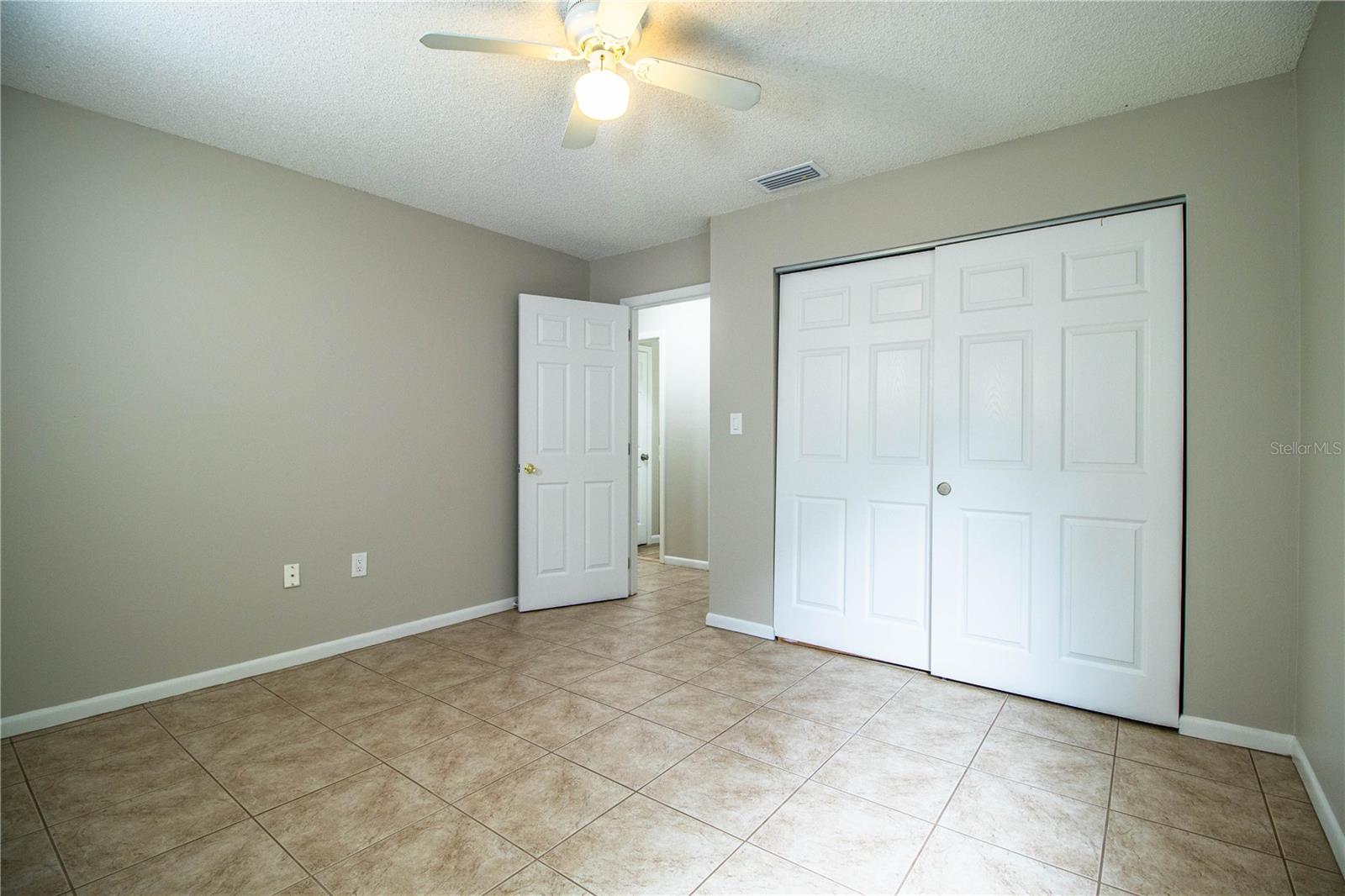 Image 24 of 38 For 3582 Raintree Court