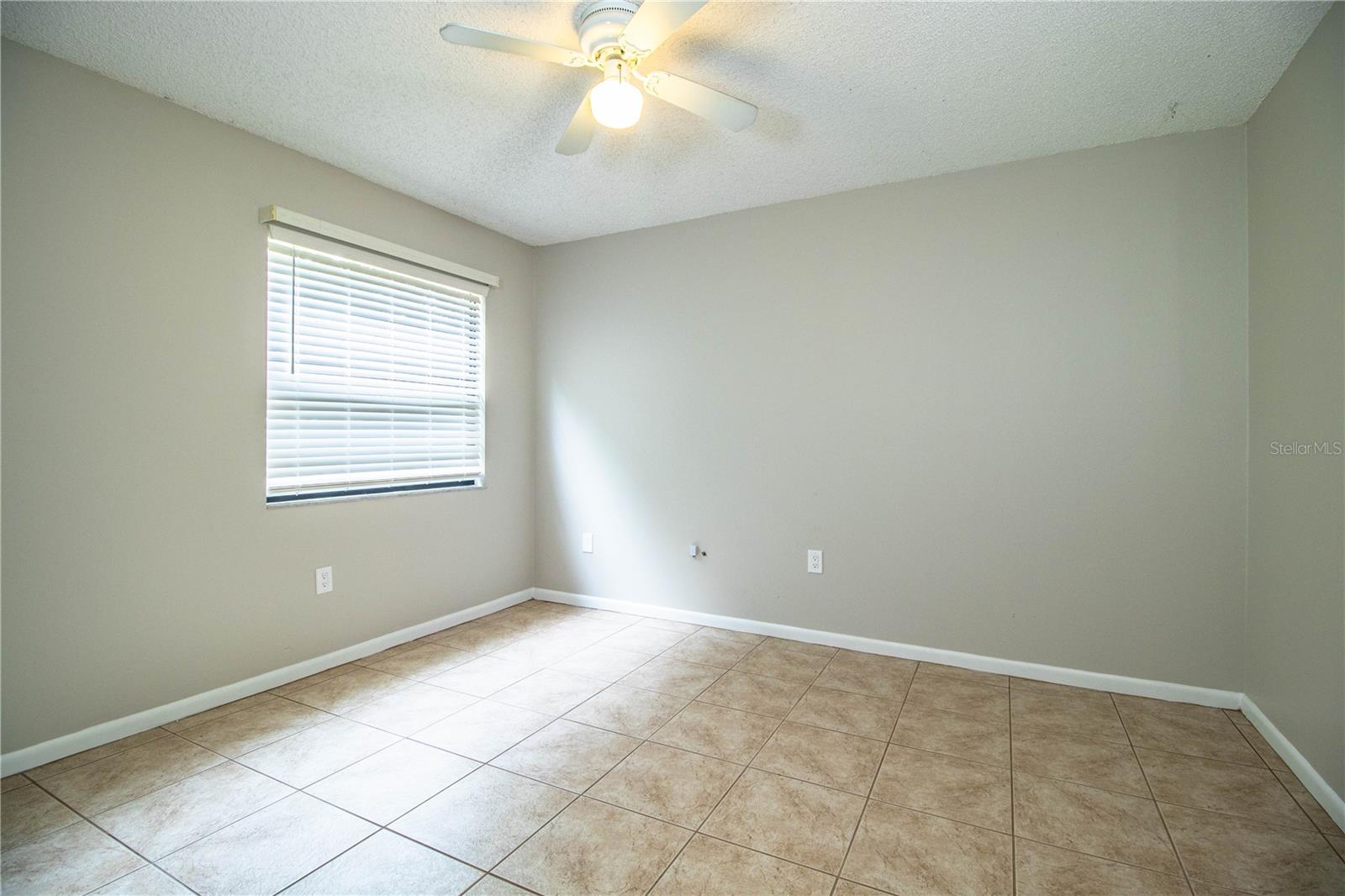 Image 25 of 38 For 3582 Raintree Court