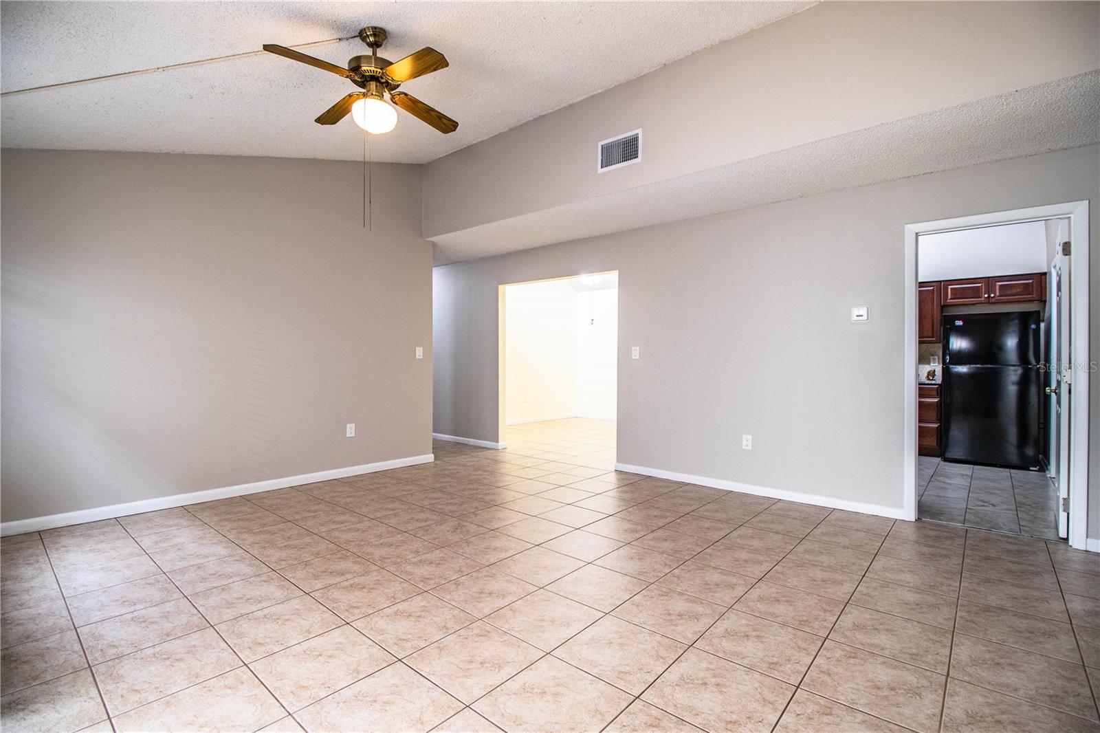 Image 4 of 38 For 3582 Raintree Court