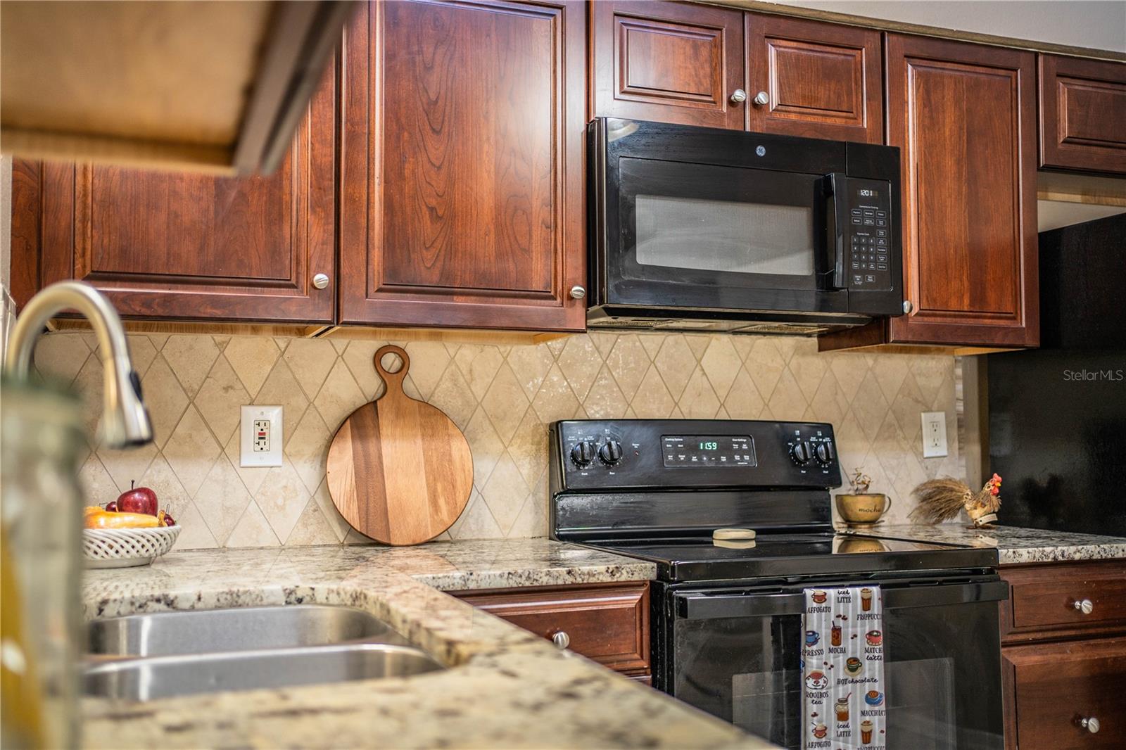 Image 9 of 38 For 3582 Raintree Court
