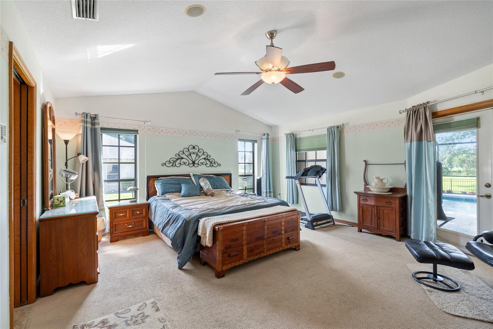 Image 16 of 44 For 2208 Deerbrook Drive