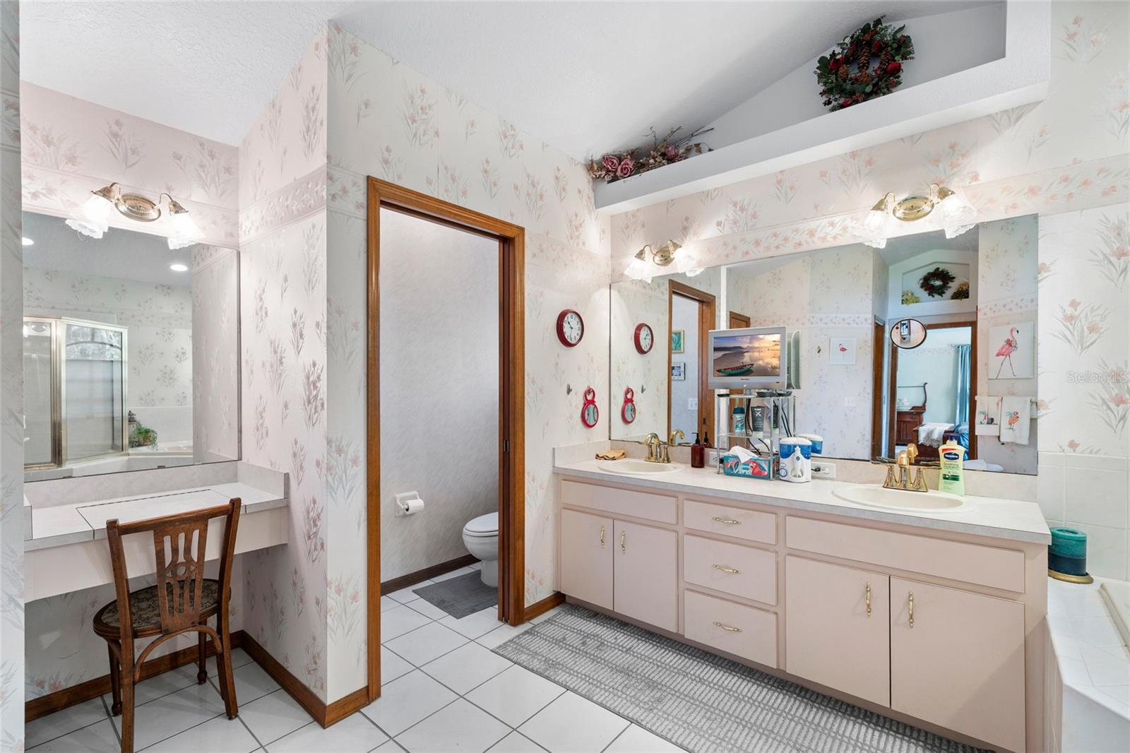Image 22 of 44 For 2208 Deerbrook Drive