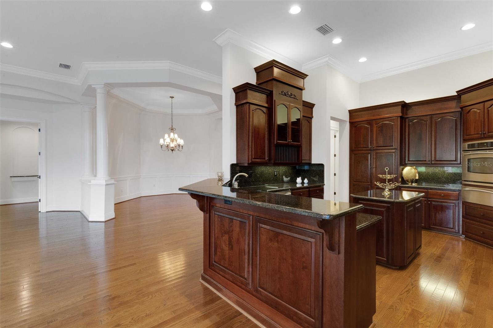 Image 22 of 63 For 2633 Bellerive Drive