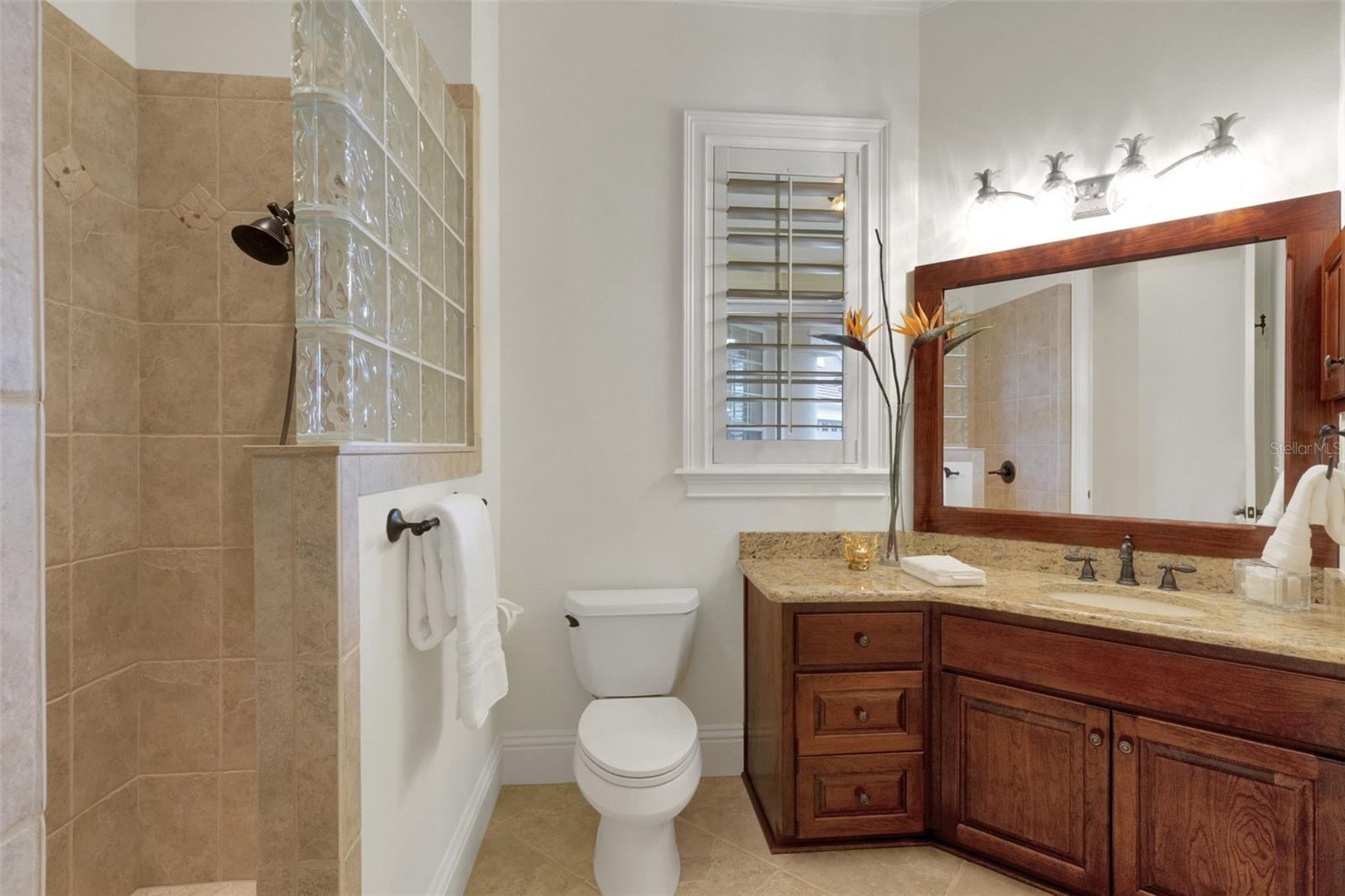 Image 43 of 63 For 2633 Bellerive Drive