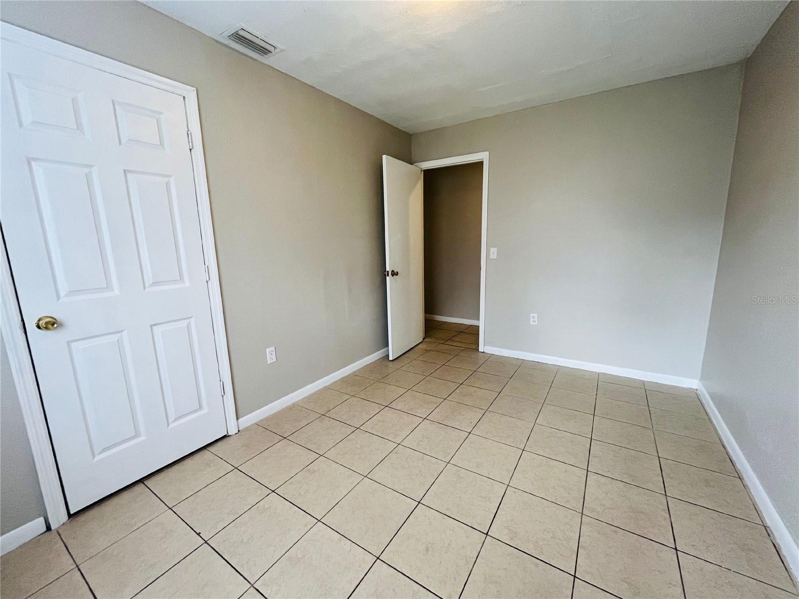 Image 11 of 15 For 1031 Crestview Avenue