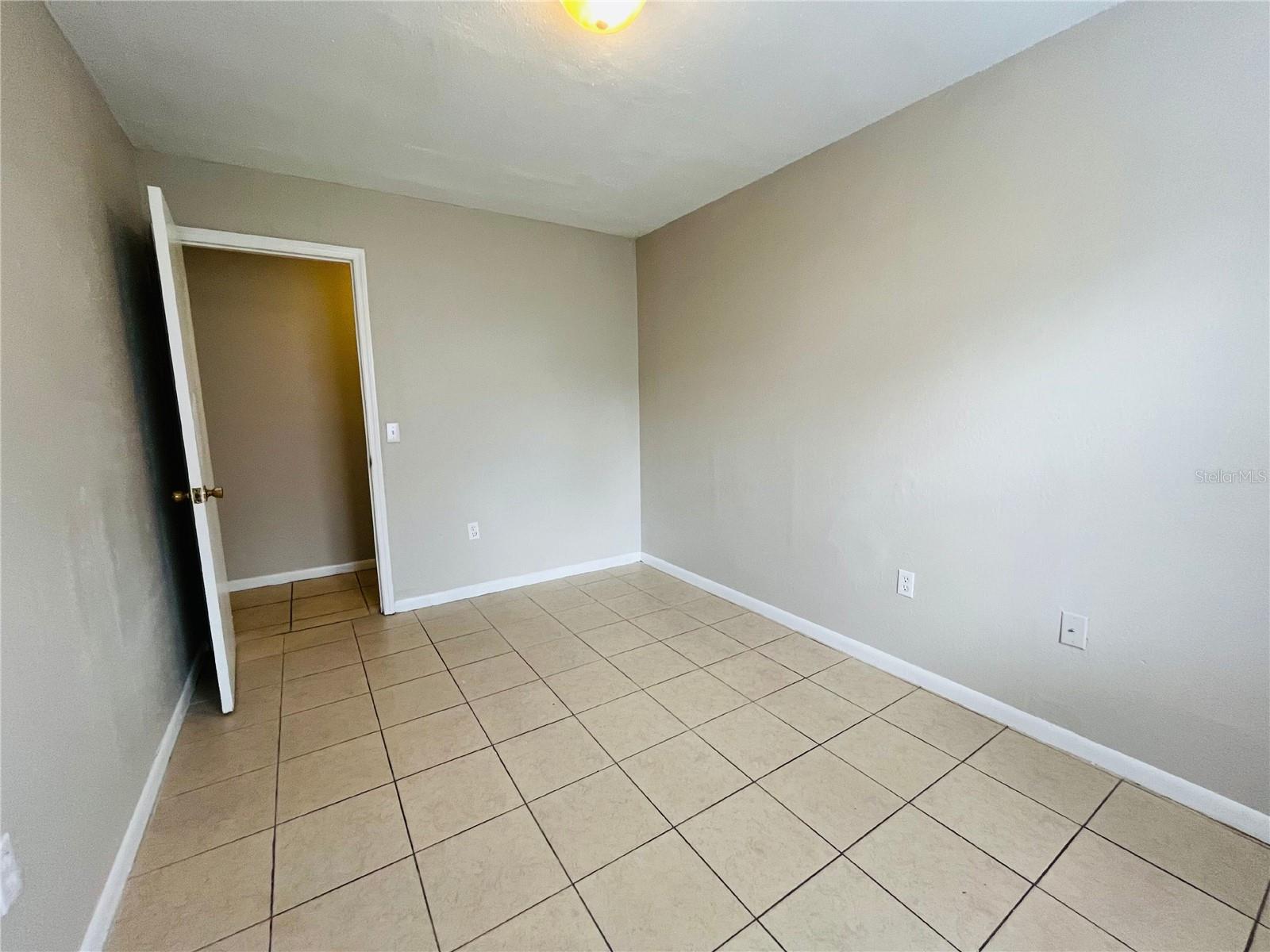 Image 12 of 15 For 1031 Crestview Avenue