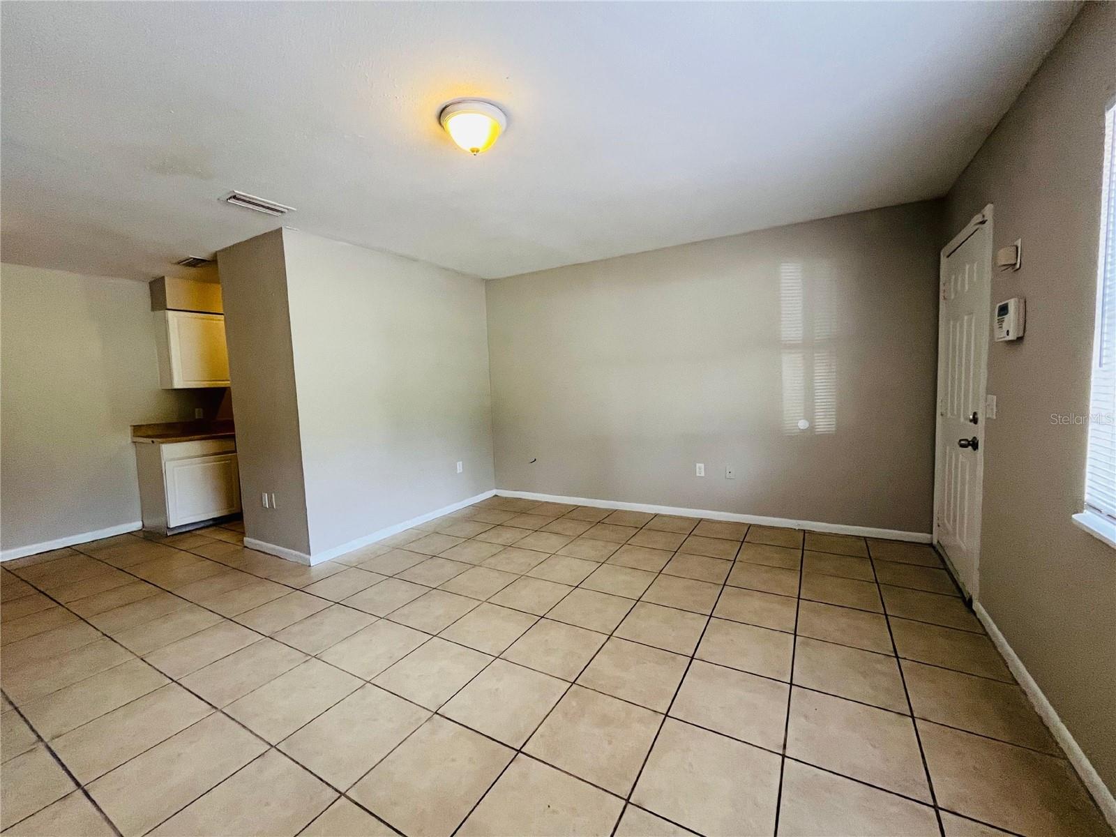 Image 3 of 15 For 1031 Crestview Avenue
