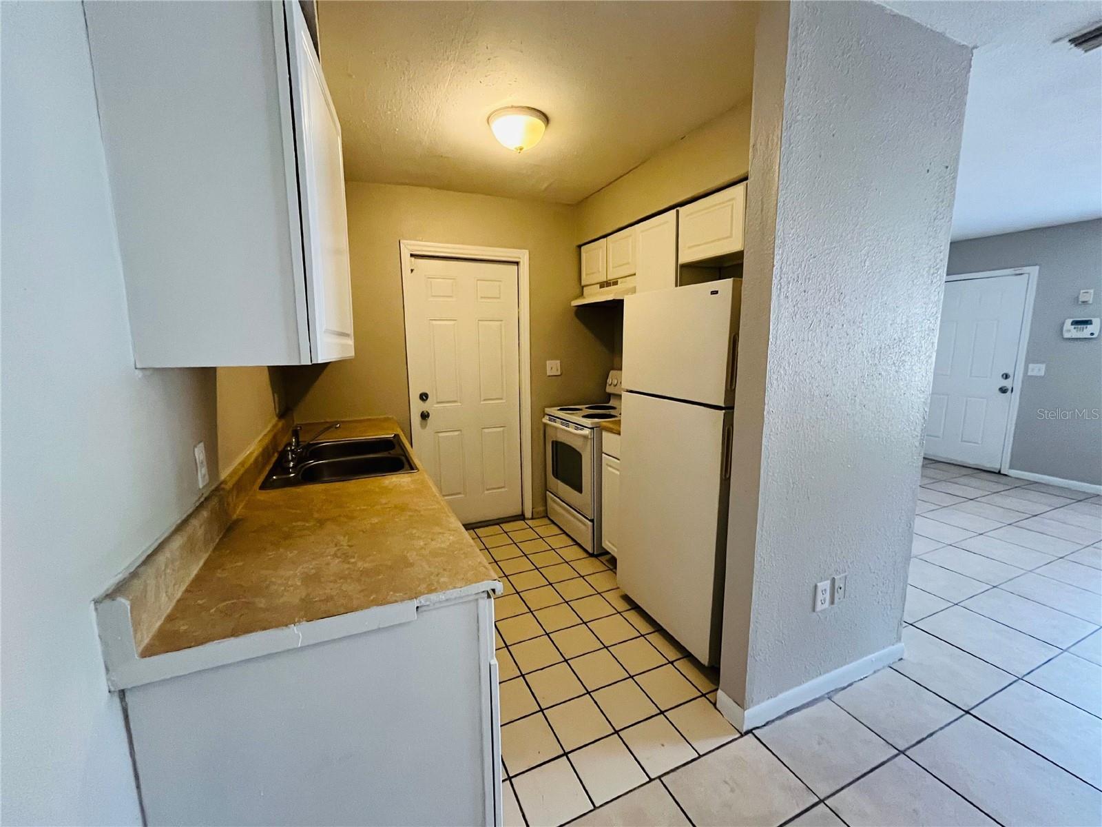 Image 5 of 15 For 1031 Crestview Avenue