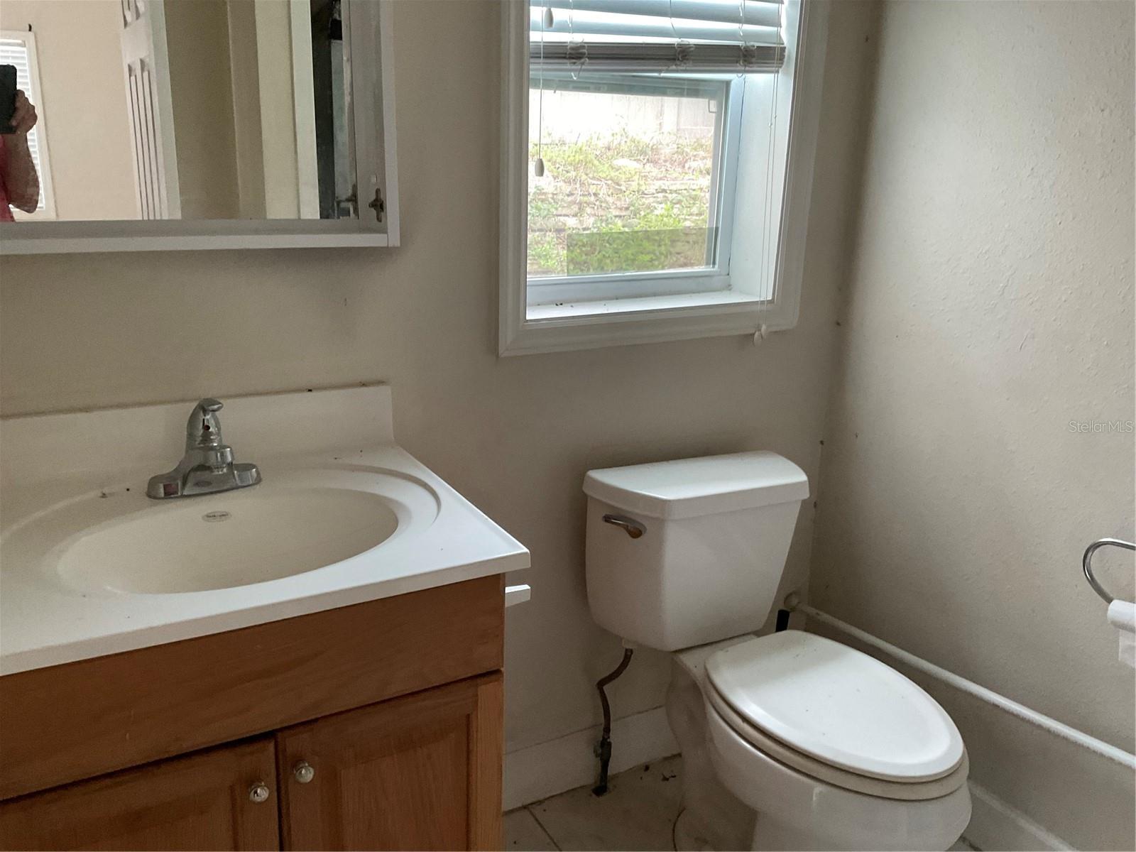 Image 6 of 6 For 2121 Lakeview Drive