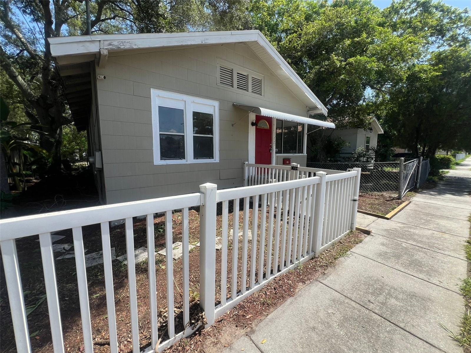 Image 3 of 15 For 1227 13th Avenue S
