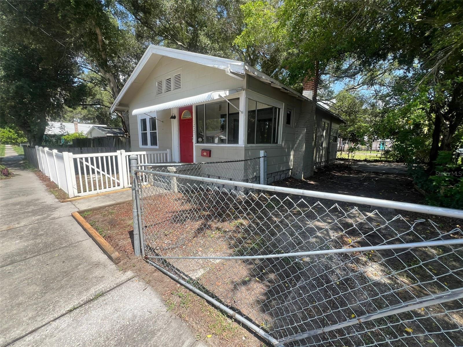 Image 5 of 15 For 1227 13th Avenue S