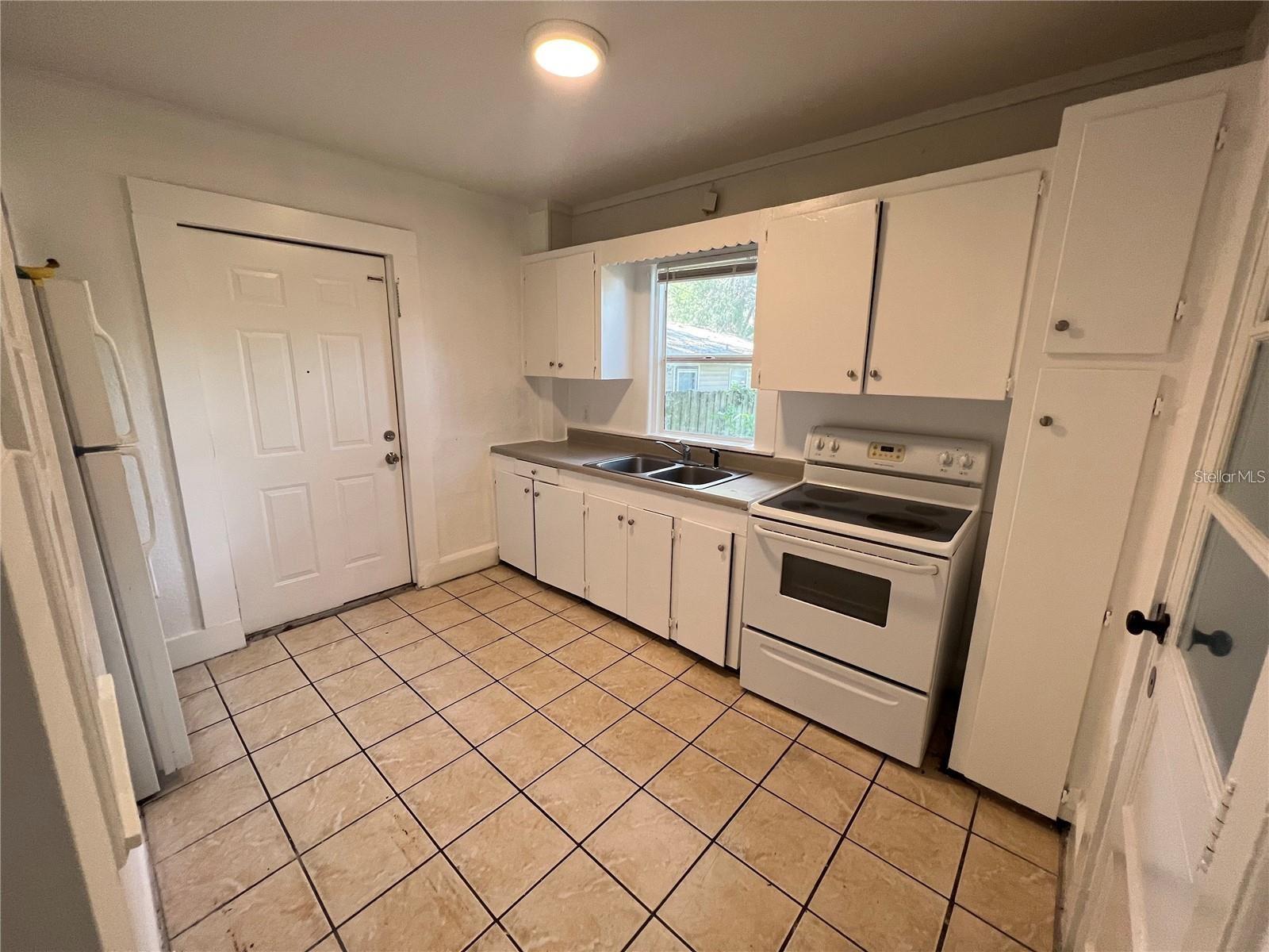 Image 8 of 15 For 1227 13th Avenue S