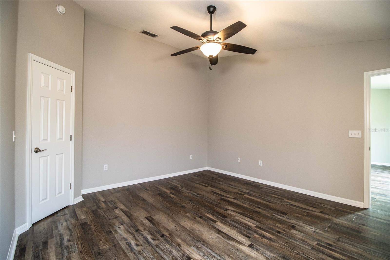 Image 19 of 51 For 2745 Stonewood Drive