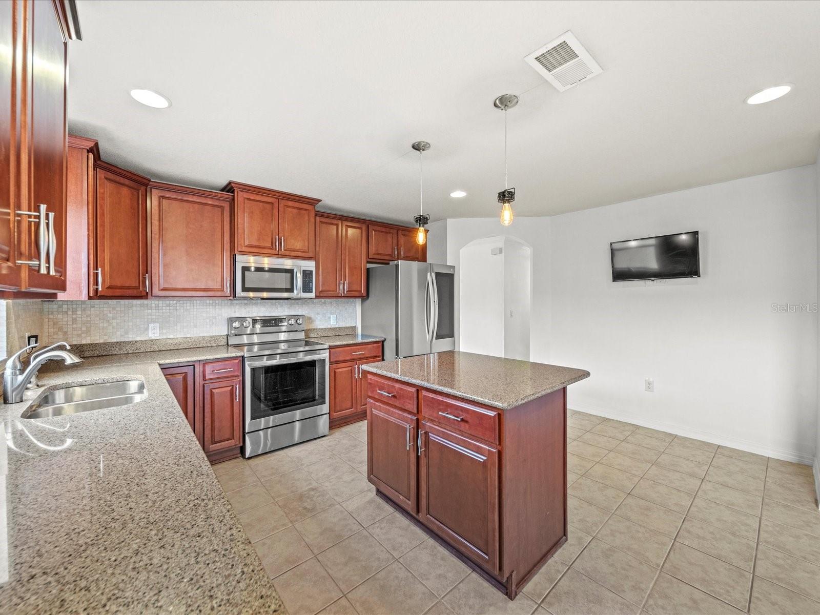 Image 11 of 60 For 5611 Aral Drive