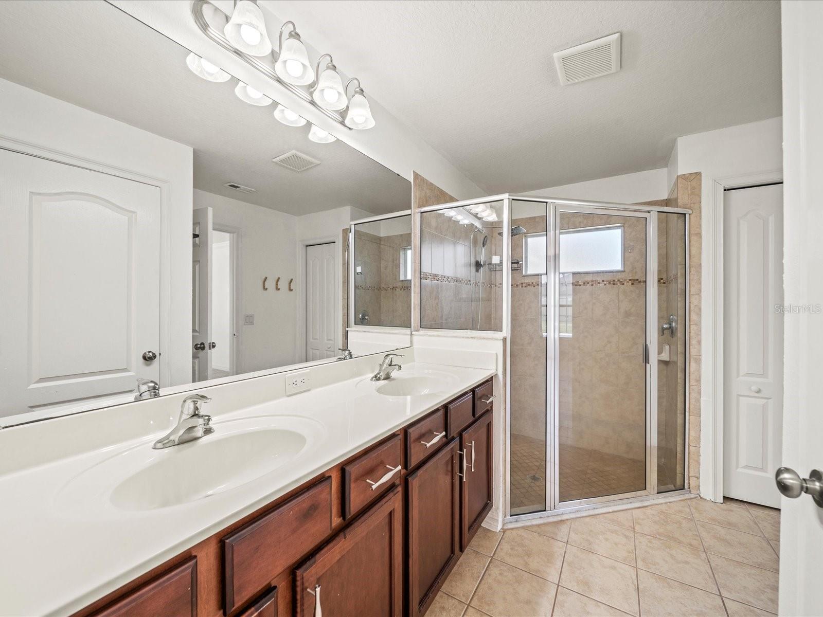 Image 16 of 60 For 5611 Aral Drive