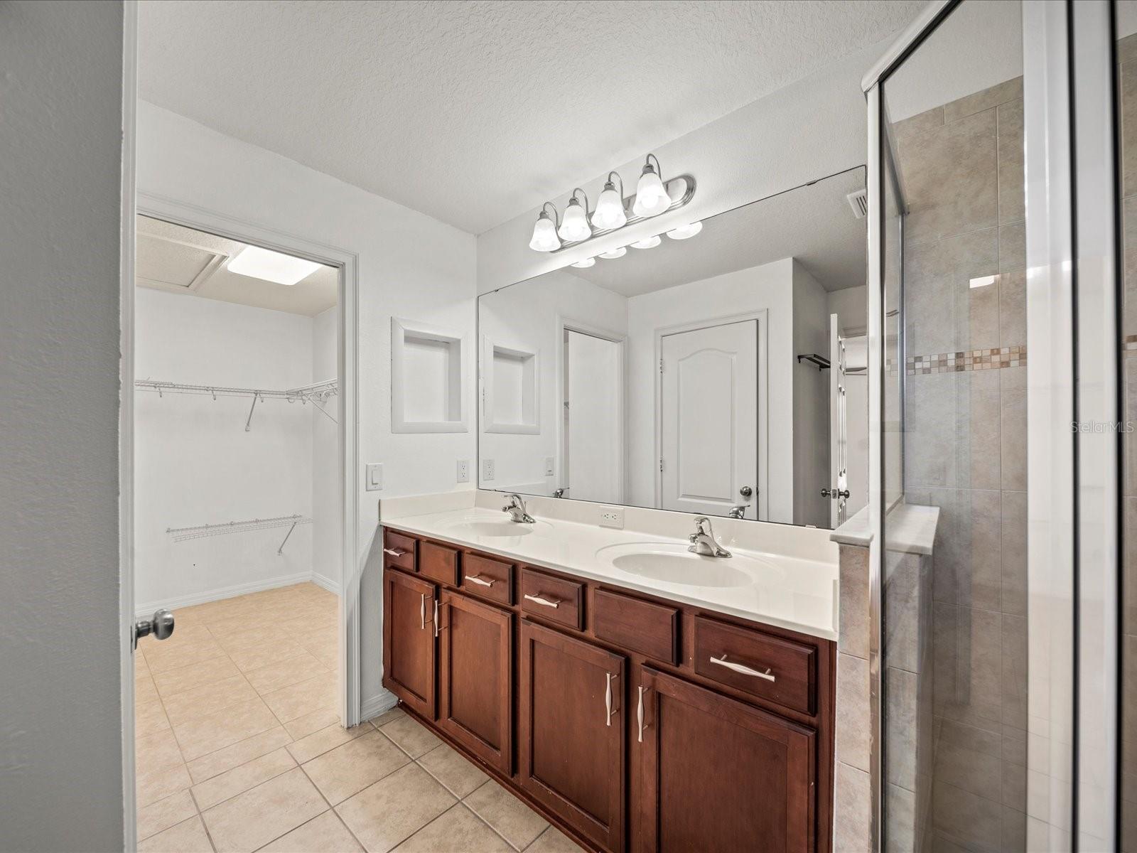 Image 18 of 60 For 5611 Aral Drive