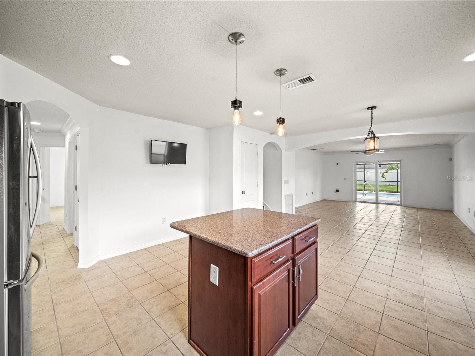 Image 23 of 60 For 5611 Aral Drive