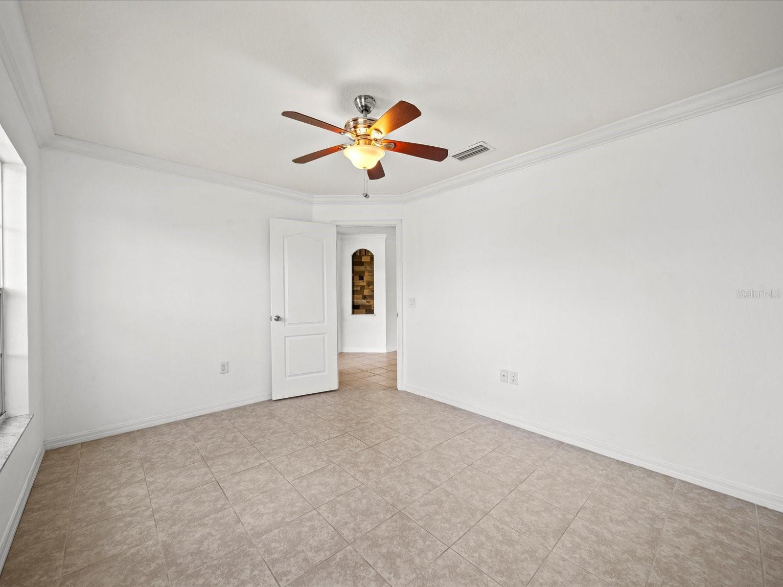 Image 36 of 60 For 5611 Aral Drive