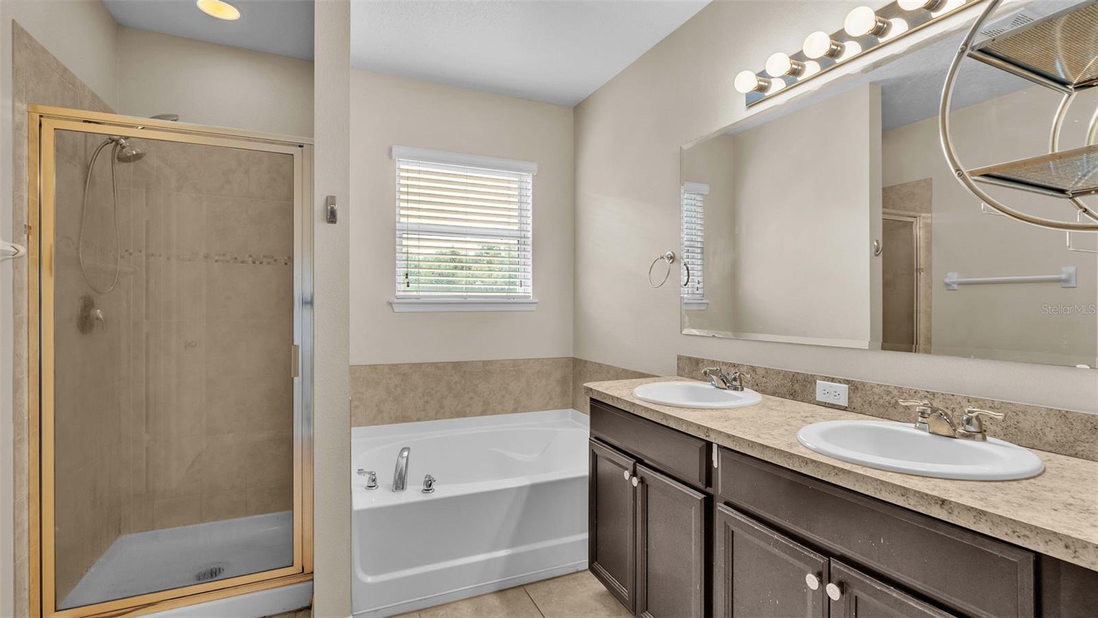 Image 15 of 32 For 6838 Glenbrook Drive