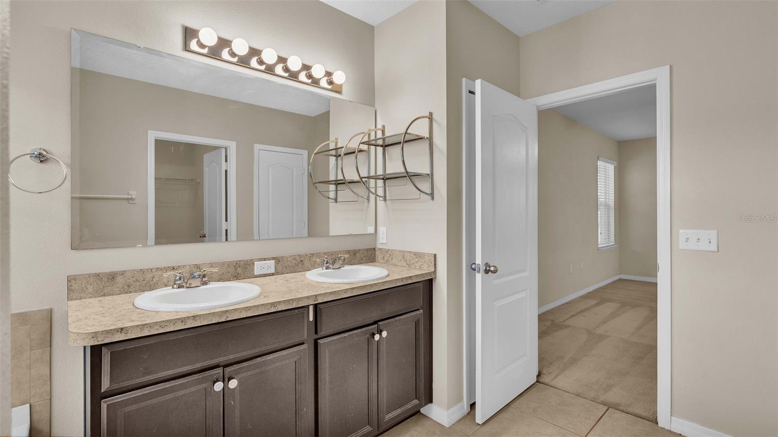 Image 16 of 32 For 6838 Glenbrook Drive