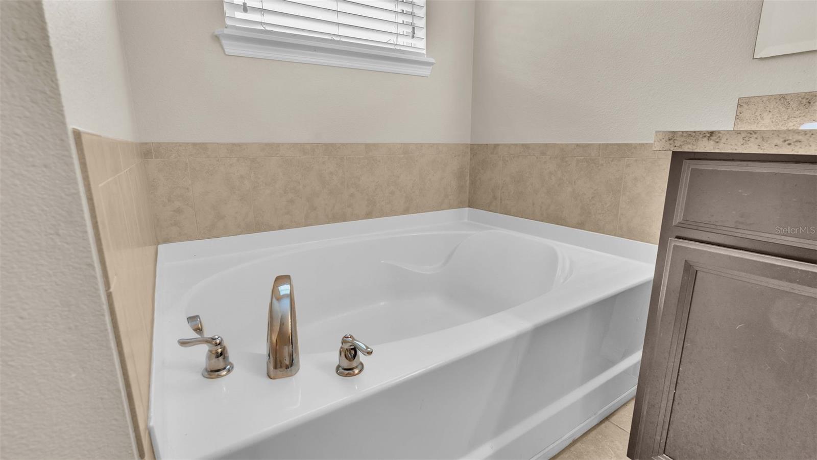 Image 18 of 32 For 6838 Glenbrook Drive