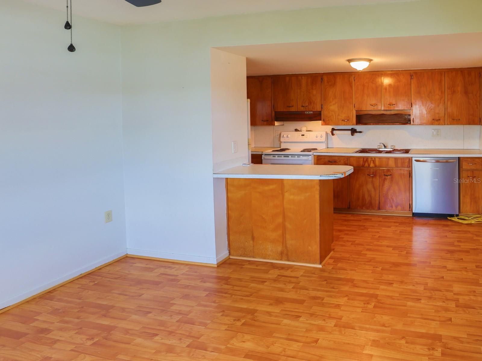 Image 11 of 32 For 5907 Sharon Lane