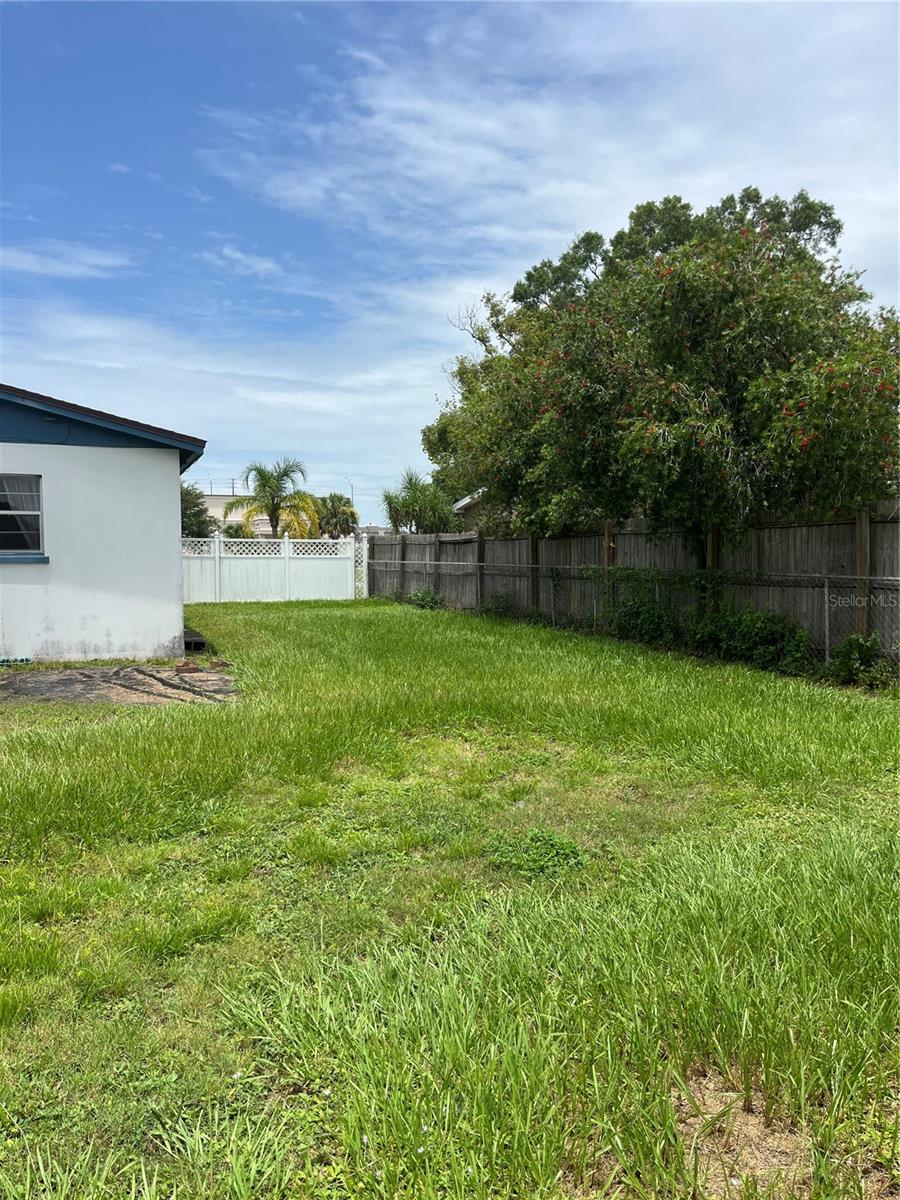 Image 4 of 32 For 5907 Sharon Lane