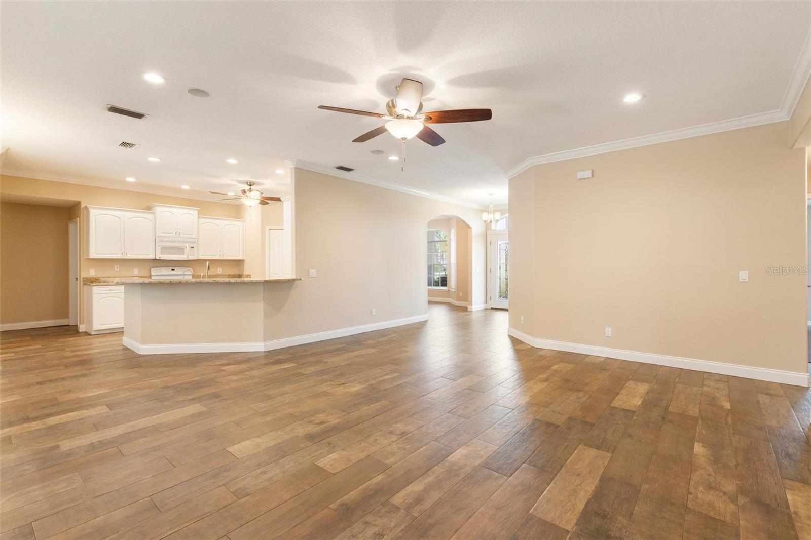 Image 12 of 43 For 5523 Highlands Vista Circle