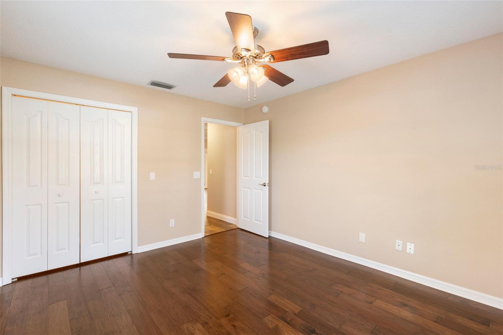 Image 27 of 43 For 5523 Highlands Vista Circle