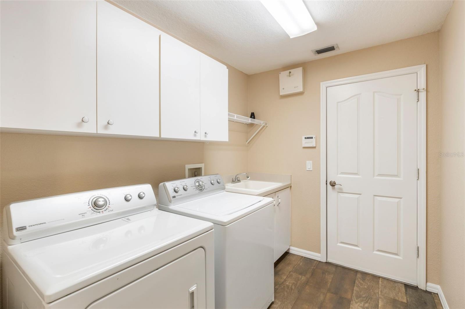 Image 32 of 43 For 5523 Highlands Vista Circle