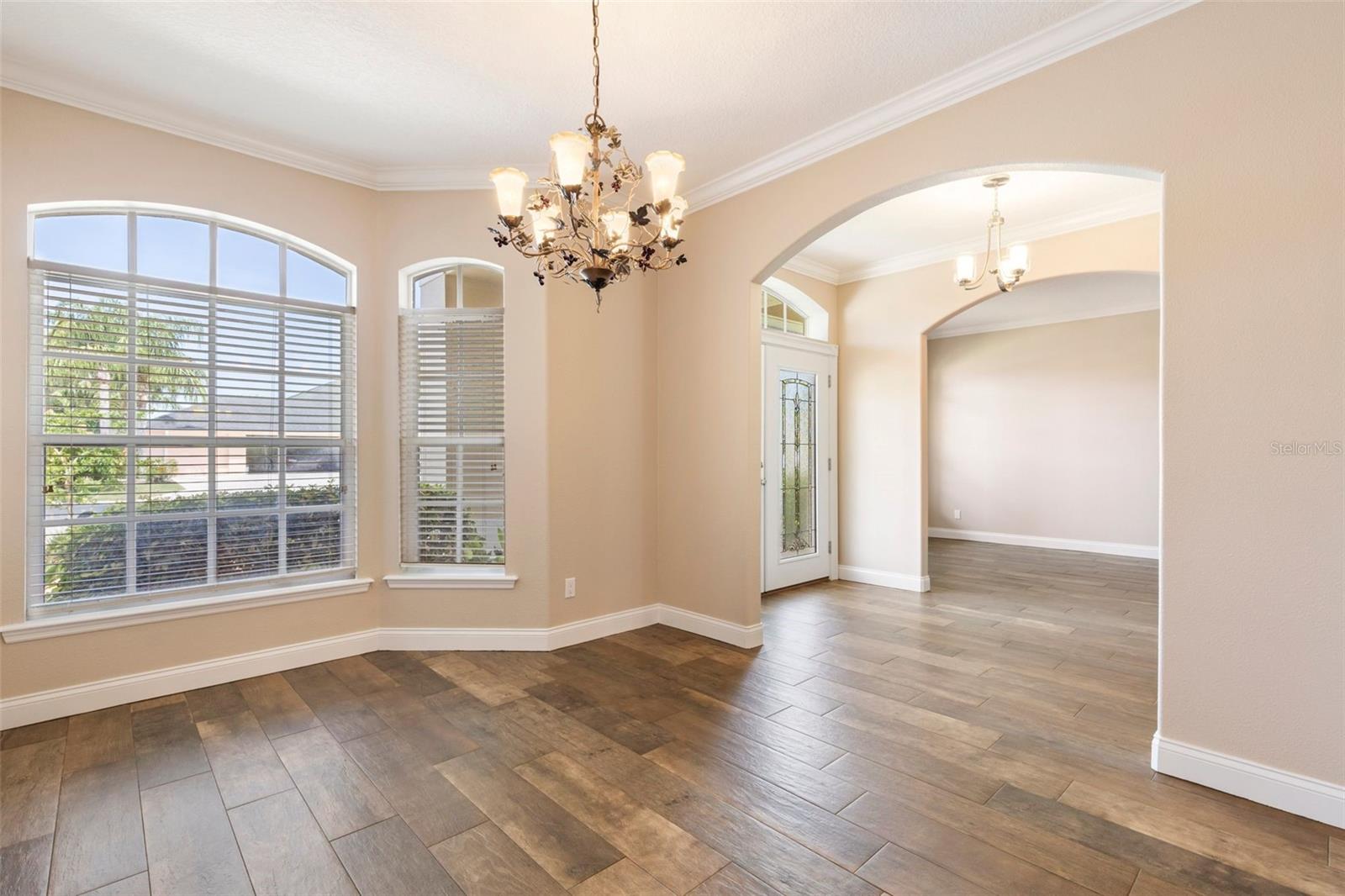 Image 5 of 43 For 5523 Highlands Vista Circle