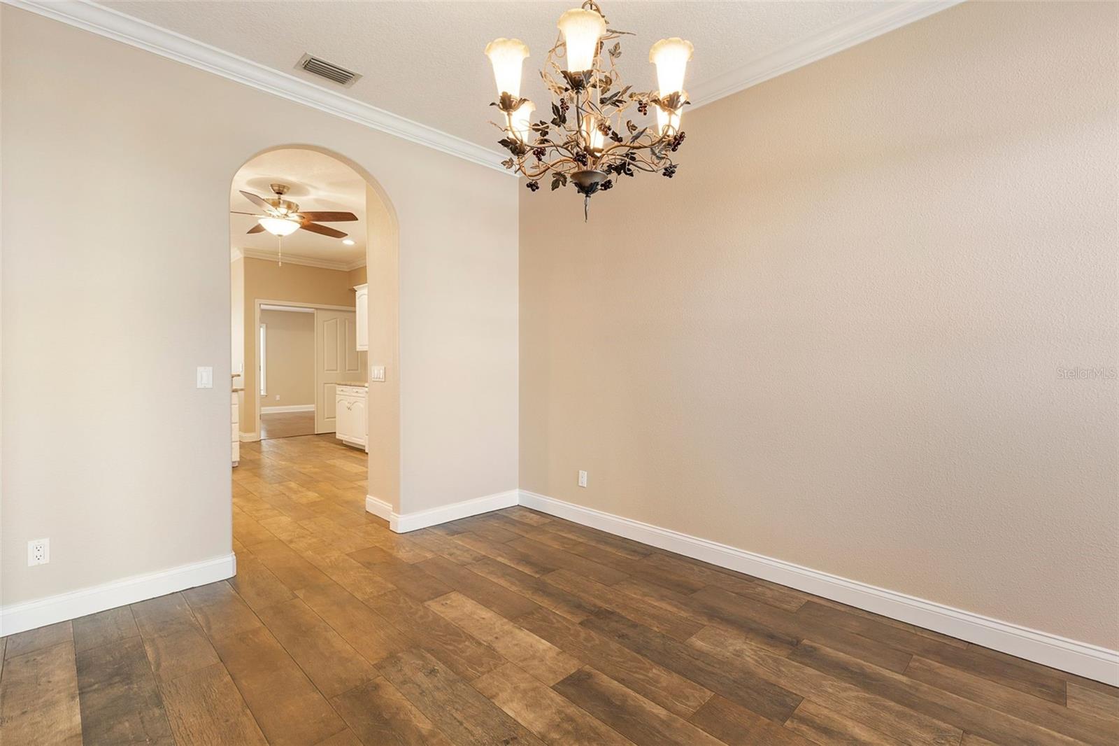 Image 6 of 43 For 5523 Highlands Vista Circle