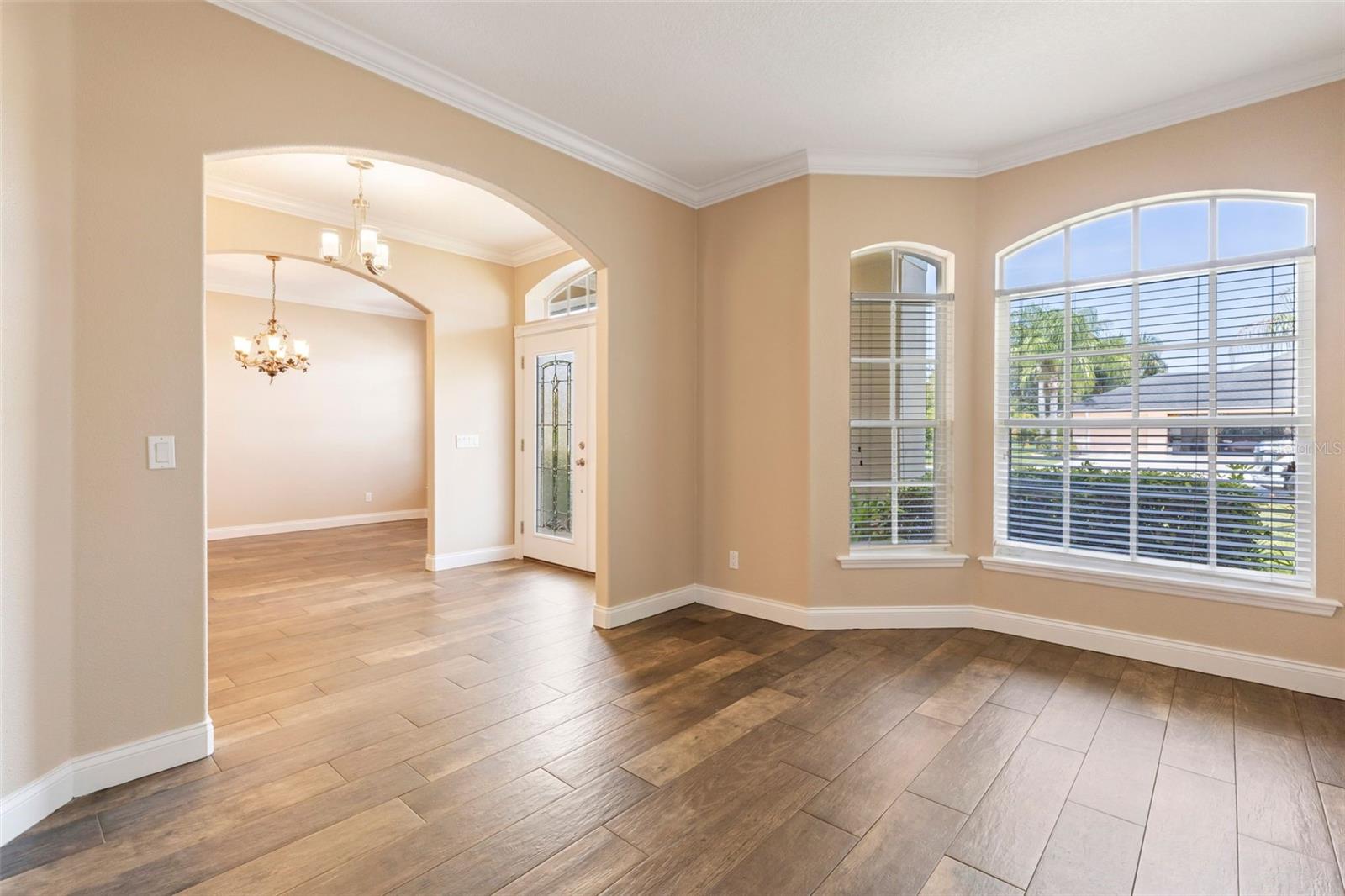 Image 7 of 43 For 5523 Highlands Vista Circle