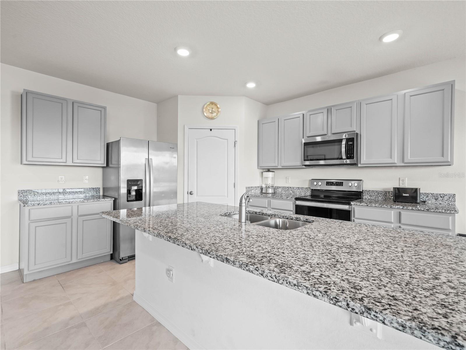 Image 10 of 37 For 2811 Grandbury Grove
