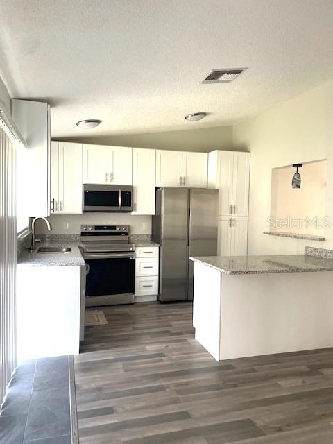 Image 10 of 27 For 1100 Lowry Avenue 33
